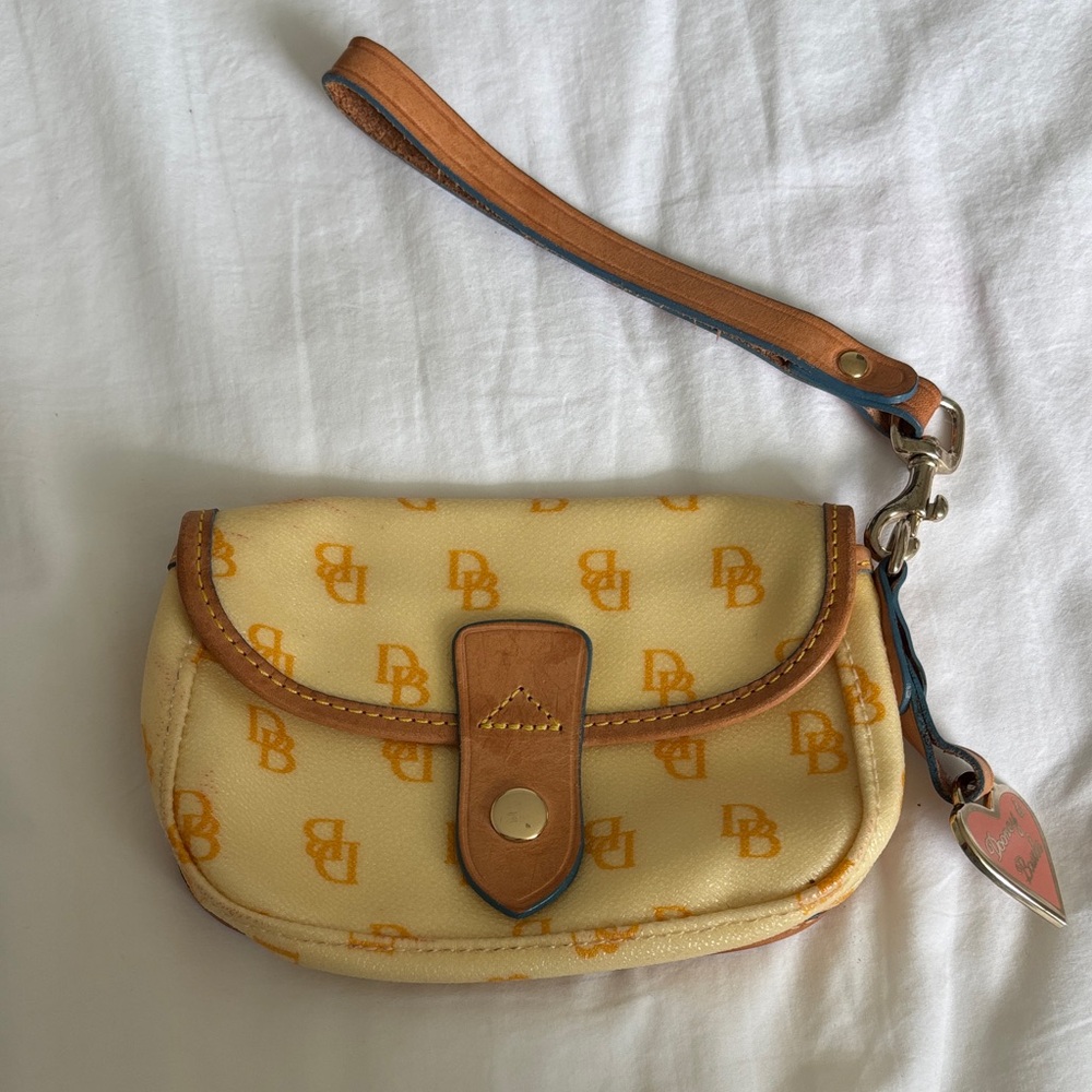 Dooney & Bourke Yellow Logo Flap Wallet – Y2K 2000s Vintage
